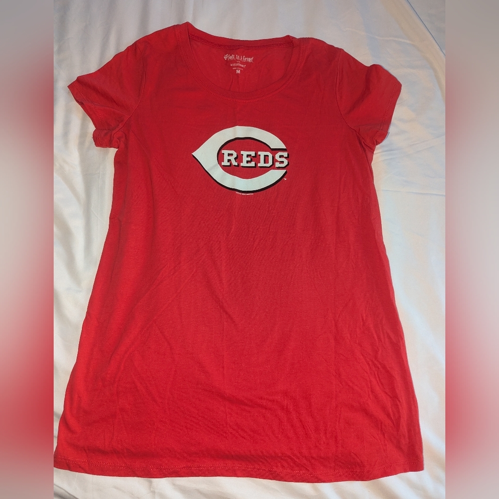 Soft As A Grape Women's Maternity Size Medium Cincinnati Reds Short Sleeve Shirt